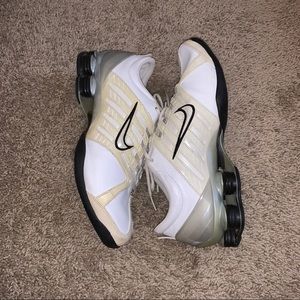 Women’s Nike Shox Size 8